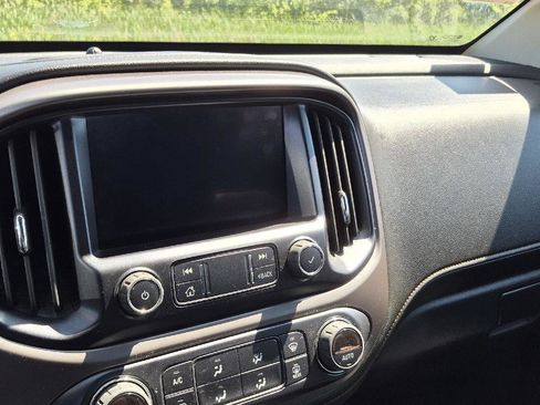 Used 2022 GMC Canyon AT4 AWD/4WD image 8