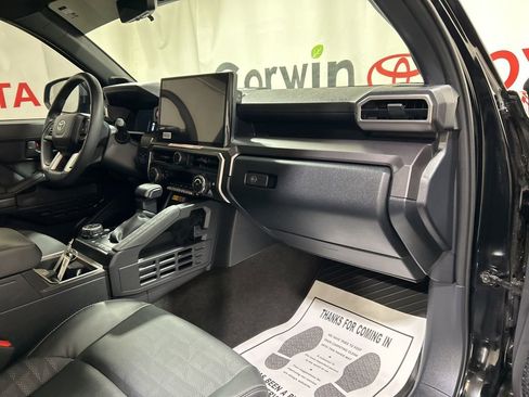 Used 2025 Toyota 4Runner TRD Off-Road Premium w/ Tow Technology Package image 12