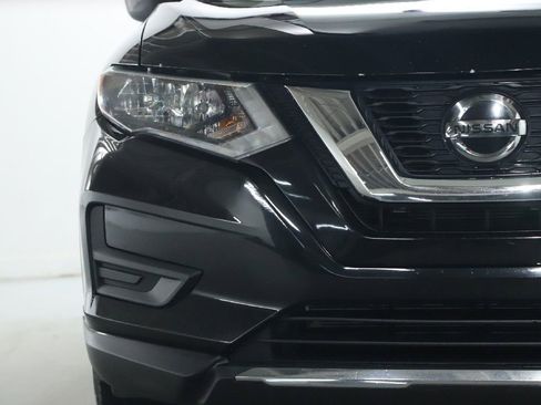 Used 2020 Nissan Rogue SV FWD image 7