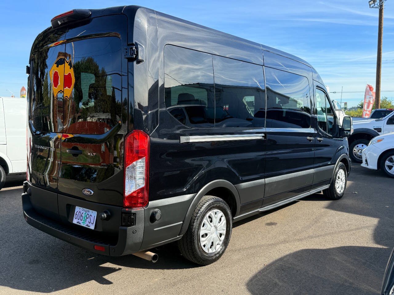 Used 2024 Ford Transit 350 XLT RWD image 32