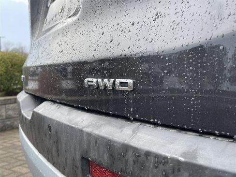 Used 2020 GMC Acadia SLT AWD/4WD image 11