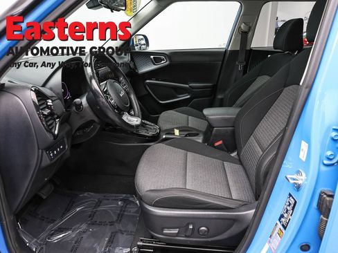 Used 2023 Kia Soul EX FWD image 14