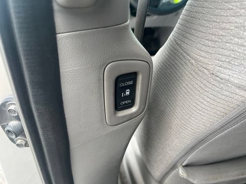 Used 2011 Honda Odyssey EX image 40