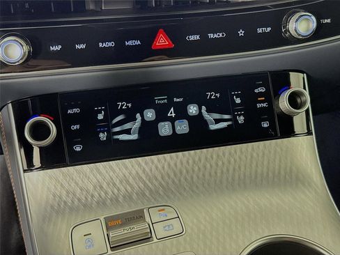 New 2026 Genesis GV70 2.5T Sport Prestige AWD/4WD image 18