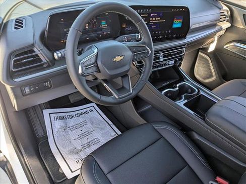 New 2026 Chevrolet Traverse LT FWD image 3