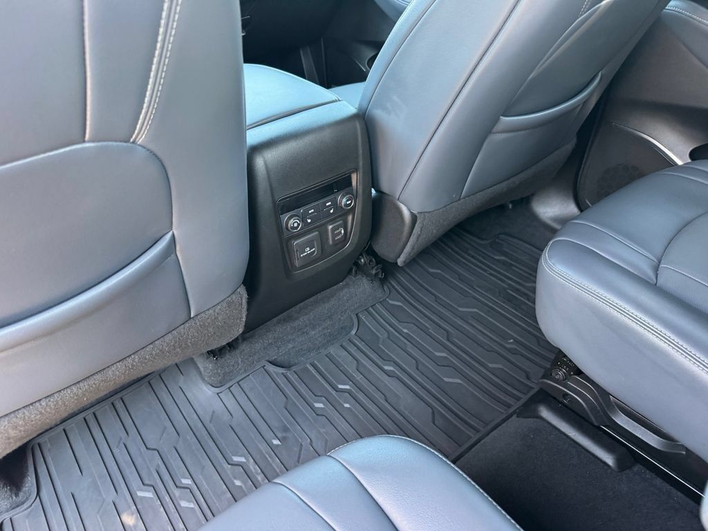 Used 2024 Buick Enclave Premium FWD image 17