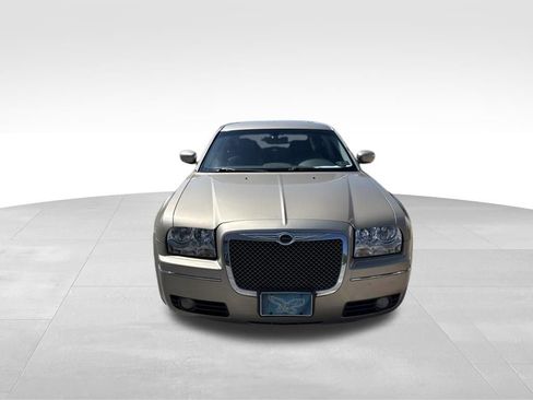Used 2008 Chrysler 300 Touring RWD image 2