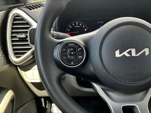 Used 2022 Kia Soul LX FWD image 24