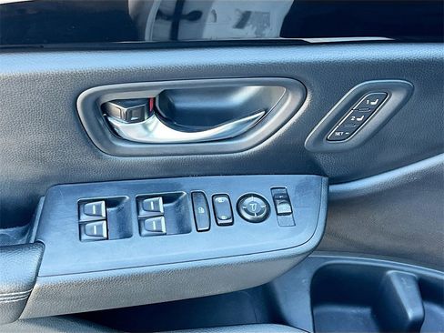 Used 2023 Honda Pilot Touring image 18