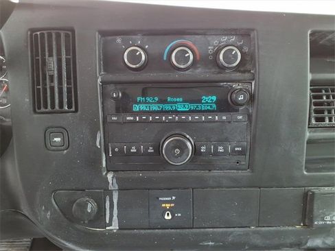 Used 2016 Chevrolet Express 3500 Work Van image 19