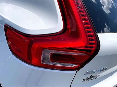 Used 2023 Volvo XC40 B5 Plus AWD/4WD image 25
