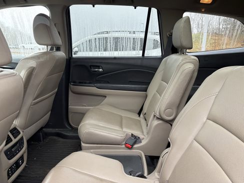 Used 2017 Honda Pilot Elite image 9