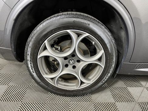 Used 2023 Alfa Romeo Stelvio Ti image 12