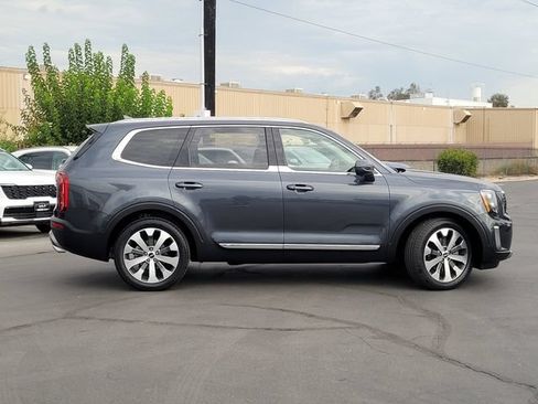 Used 2022 Kia Telluride EX w/ EX Premium Package FWD image 5
