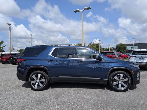 Certified 2023 Chevrolet Traverse LT w/ LT Premium Package AWD/4WD image 2