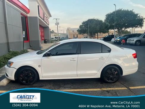 Used 2013 Volkswagen Jetta S FWD image 2