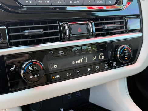 New 2025 Nissan Pathfinder SV image 17