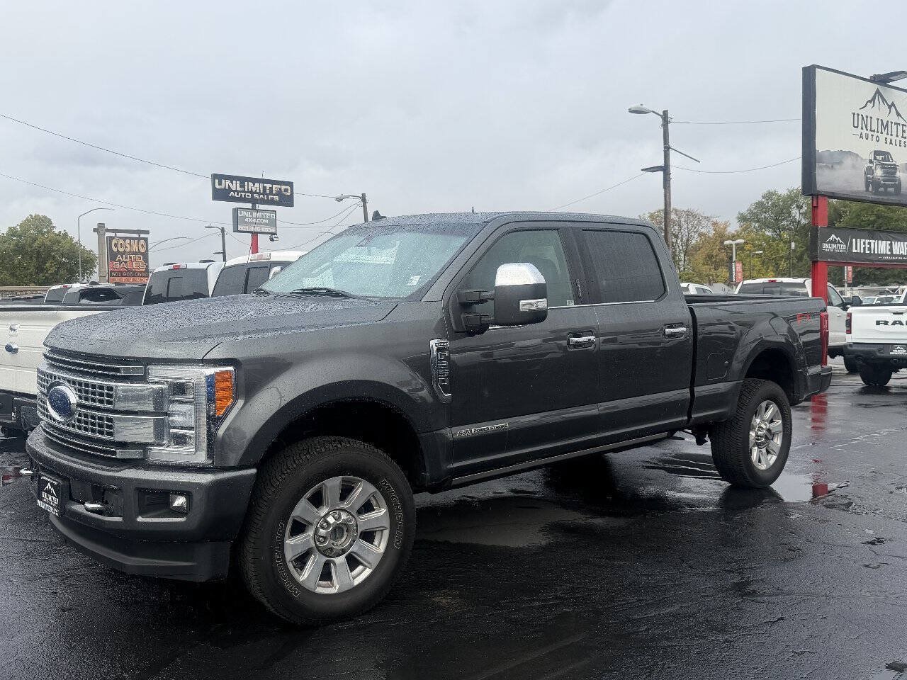 Used 2019 Ford F250 Platinum w/ Platinum Ultimate Package AWD/4WD image 2