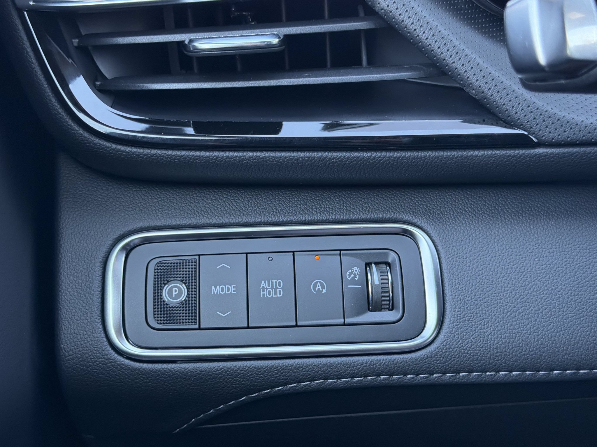 New 2027 Buick Enclave Preferred w/ LPO, Floor Liner Package FWD image 12