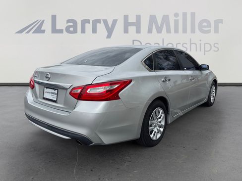 Used 2016 Nissan Altima 2.5 S w/ Power Driver Seat Package image 5