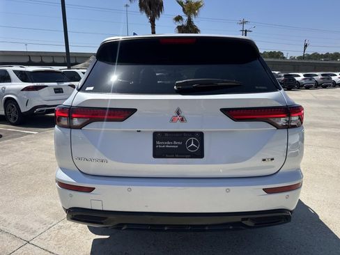 Used 2023 Mitsubishi Outlander SE AWD/4WD image 6