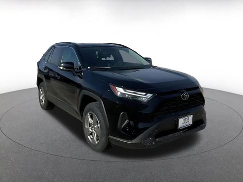Used 2025 Toyota RAV4 XLE image 3