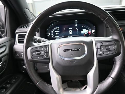Used 2023 GMC Yukon XL Denali AWD/4WD image 8