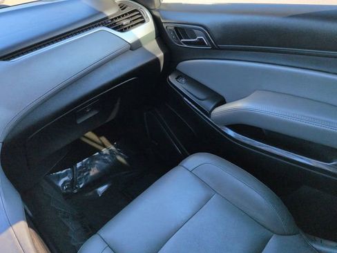 Used 2016 Chevrolet Tahoe LT RWD image 17