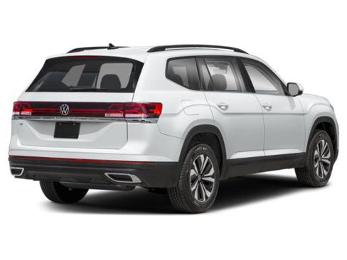 Certified 2025 Volkswagen Atlas SE image 2