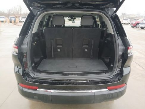 Used 2023 Jeep Grand Cherokee L Limited image 17