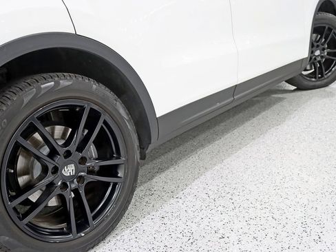 Used 2019 Porsche Cayenne AWD/4WD image 12