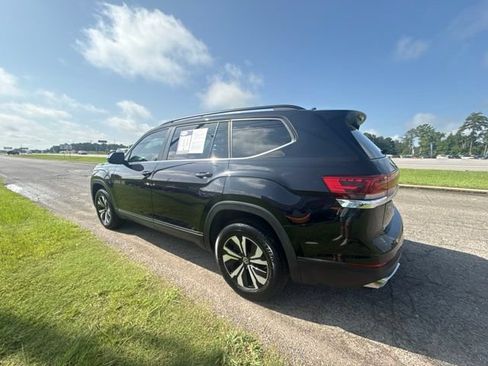 Used 2024 Volkswagen Atlas SE FWD image 6
