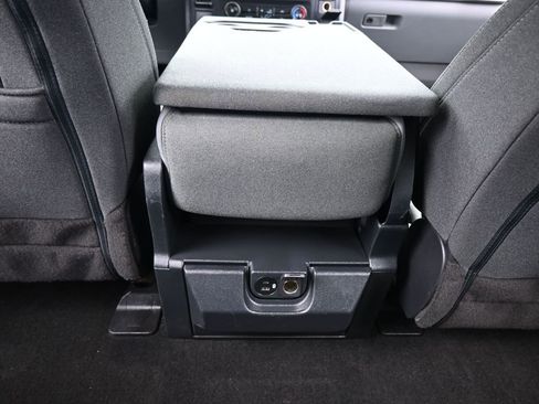 Used 2023 Ford F150 XLT image 40