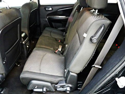 Used 2020 Dodge Journey SE w/ SE Popular Equipment Group FWD image 10