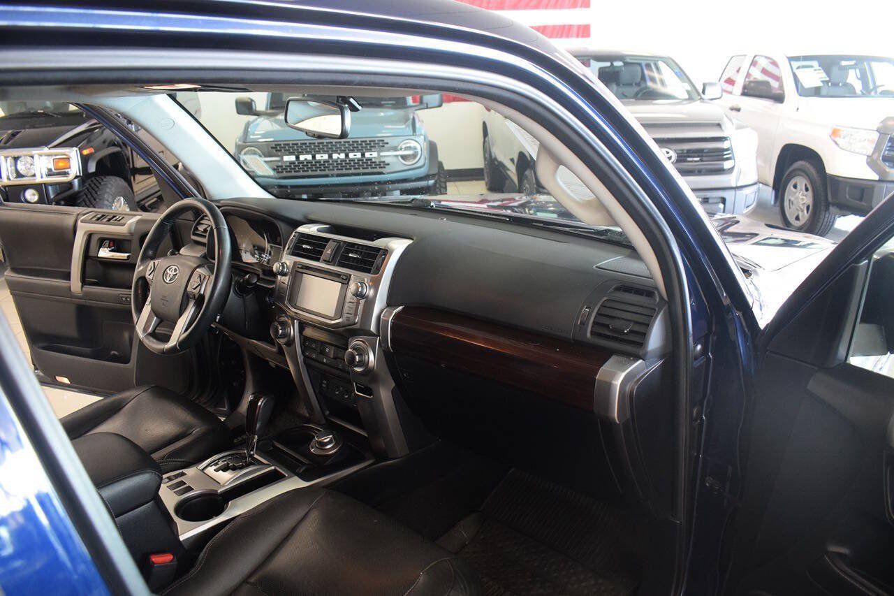 Used 2019 Toyota 4Runner Limited AWD/4WD image 22