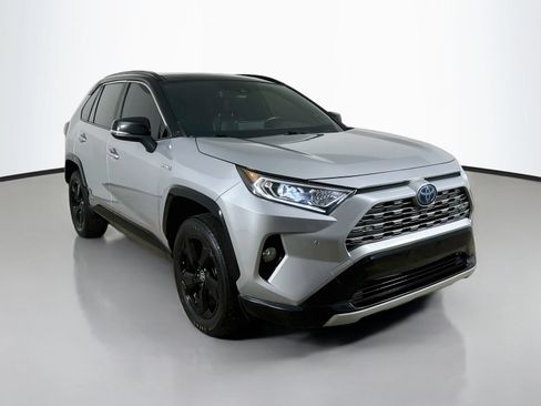 Used 2020 Toyota RAV4 XSE AWD/4WD image 3