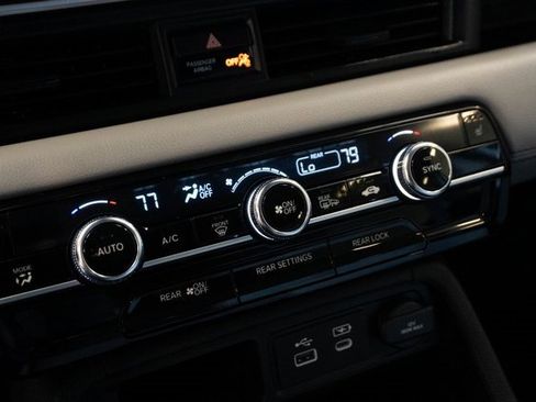 Used 2025 Honda Pilot EX-L image 27