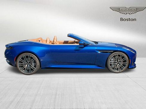Used 2025 Aston Martin DB12 Convertible RWD image 8