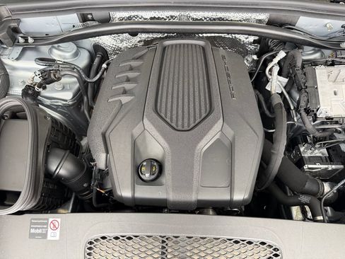 Certified 2026 Porsche Macan AWD/4WD image 27