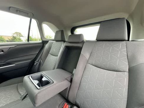 Used 2022 Toyota RAV4 XLE w/ Convenience Package AWD/4WD image 17