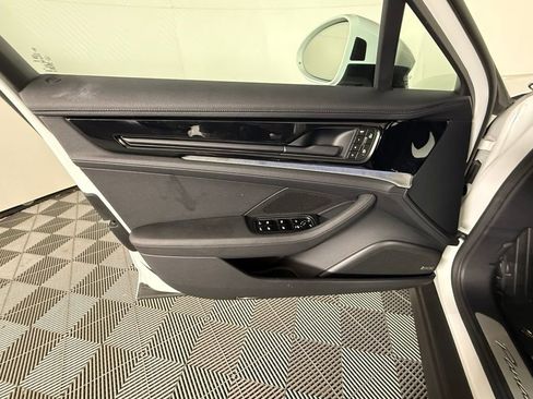 Certified 2025 Porsche Panamera image 25