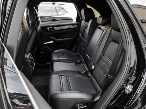 Used 2019 Porsche Cayenne Turbo image 46