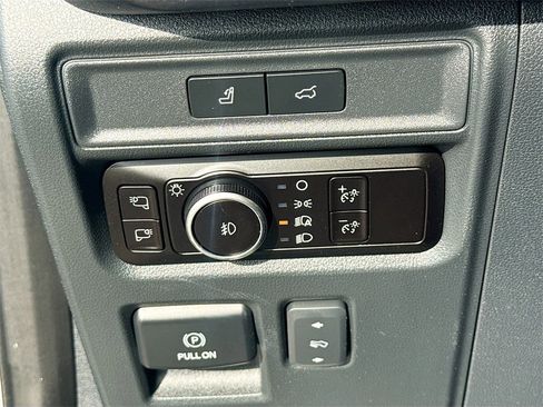 Used 2023 Ford Expedition Platinum image 10