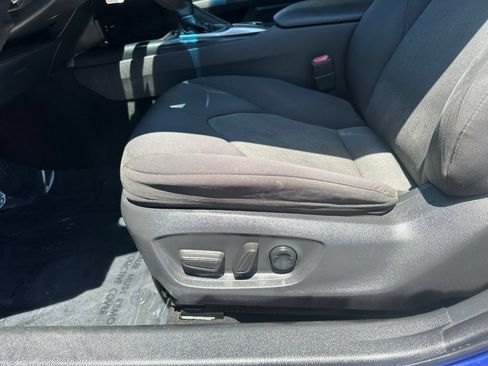Used 2018 Toyota Camry LE FWD image 11