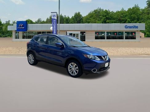 Used 2018 Nissan Rogue Sport SV w/ SV All-Weather Package AWD/4WD image 4