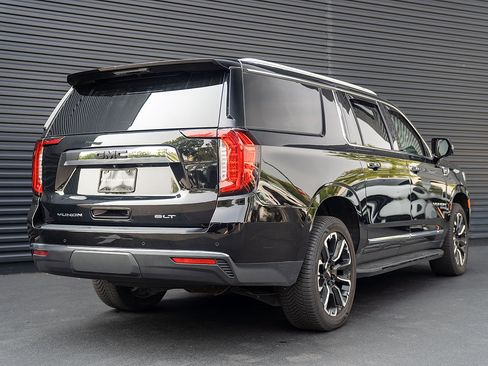 Used 2022 GMC Yukon XL SLT w/ SLT Luxury Package AWD/4WD image 28