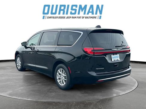 New 2026 Chrysler Pacifica Select w/ S Appearance Package image 4