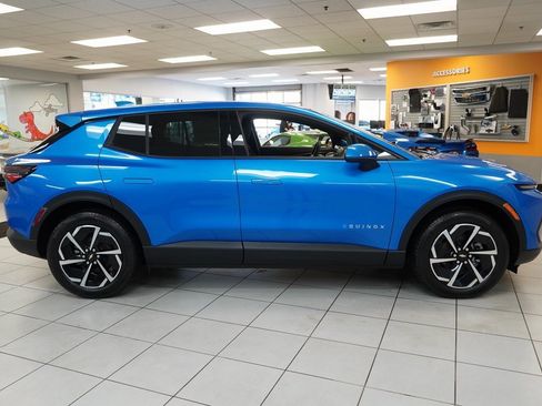 New 2026 Chevrolet Equinox EV LT image 11