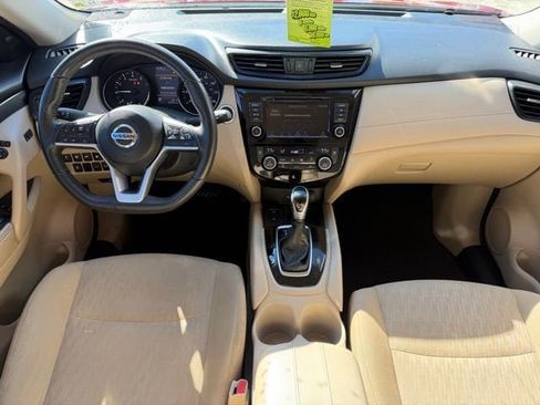 Used 2019 Nissan Rogue SV w/ Premium Package image 15