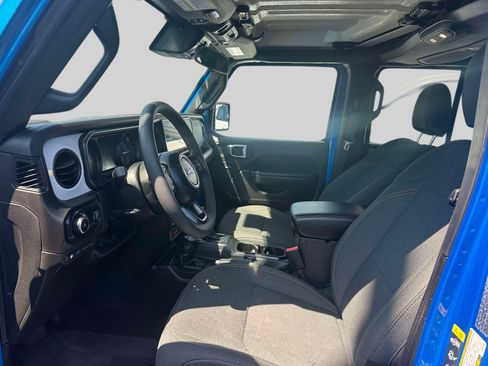 Used 2024 Jeep Wrangler Unlimited AWD/4WD image 16
